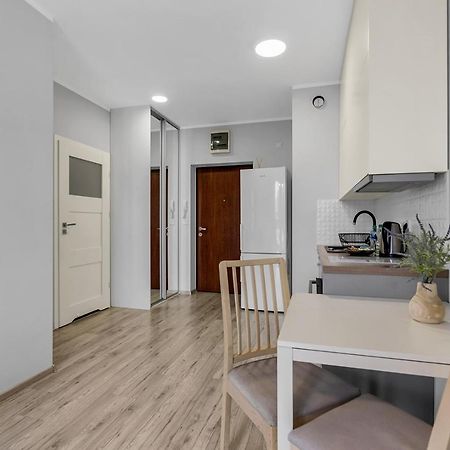 Wlochy Klinkierowa Comfort Apartment Varsavia Esterno foto