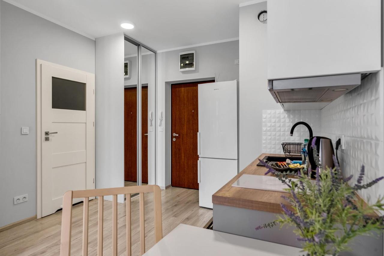 Wlochy Klinkierowa Comfort Apartment Varsavia Esterno foto