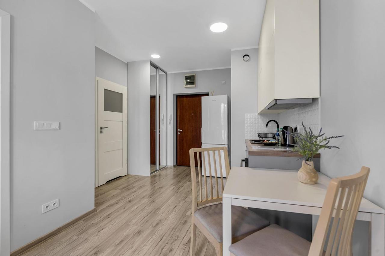 Wlochy Klinkierowa Comfort Apartment Varsavia Esterno foto