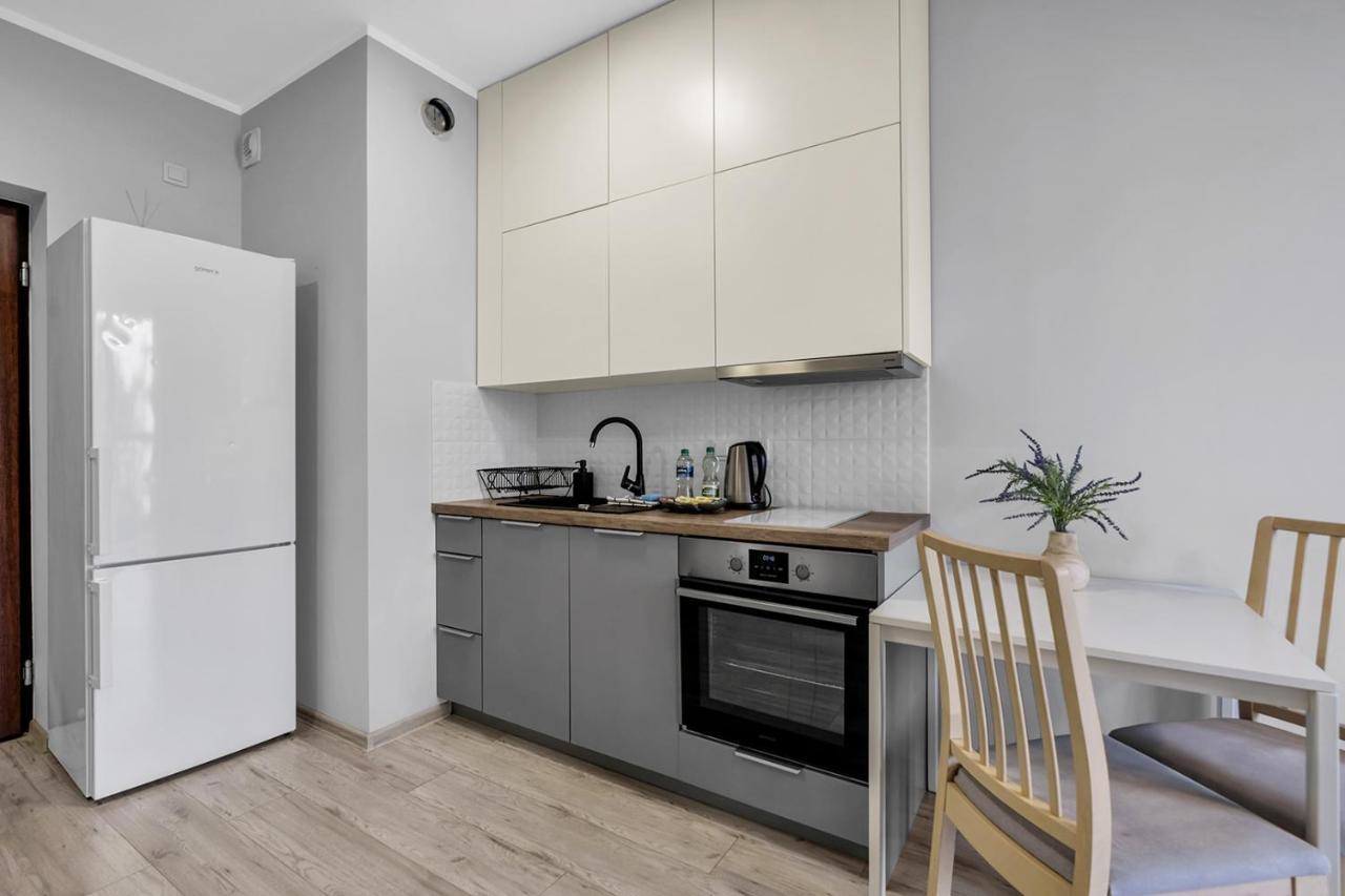 Wlochy Klinkierowa Comfort Apartment Varsavia Esterno foto